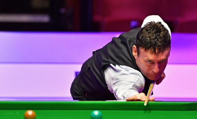 记者：邵佳一探班U22国足训练，与主帅安东尼奥相谈甚欢